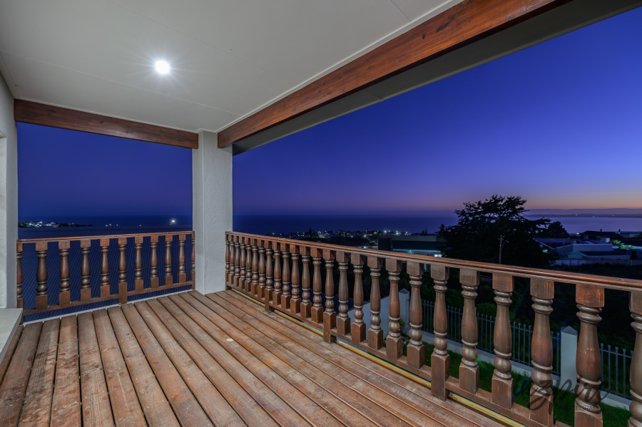 3 Bedroom Property for Sale in Dana Bay Western Cape